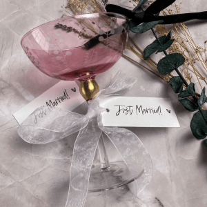 White Monochrome 'Just Married' Drink Tag