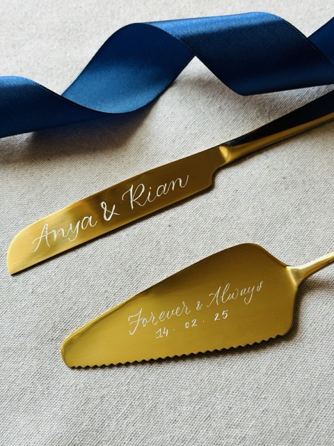 Gold Engraved Cake Slice & Knife Set for weddings made in the UK